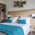 Les Palmiers Hotel