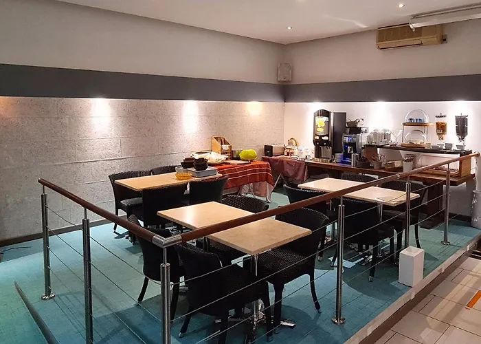 Отель Les Palmiers Фрежюс